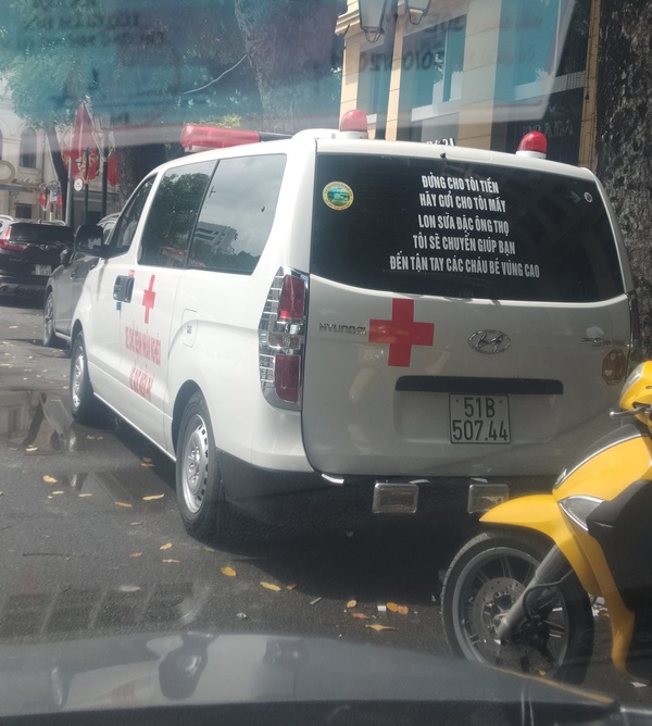 Xe cứu thương ông Đoàn Ngọc Hải nghĩa cử cao cả yêu thương 9 Xe cứu thương ông Đoàn Ngọc Hải nghĩa cử cao cả yêu thương 5
