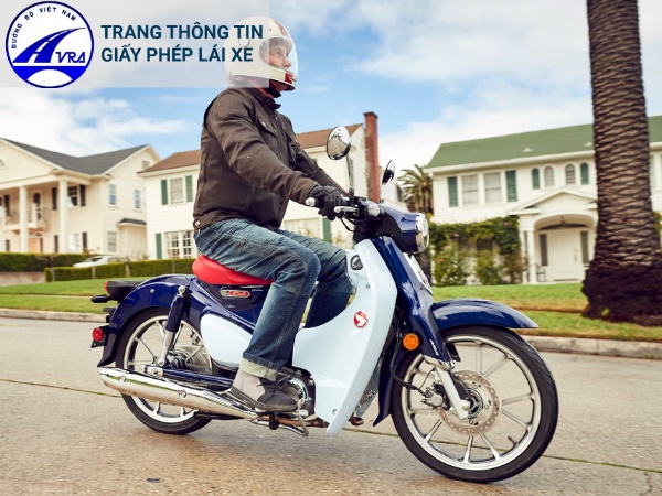 Chạy xe máy đúng cách Chạy xe máy đúng cách