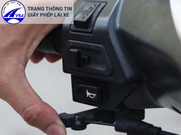 Khởi động xe trước khi chạy khoảng 1 đến 2 phút Khởi động xe trước khi chạy khoảng 1 đến 2 phút