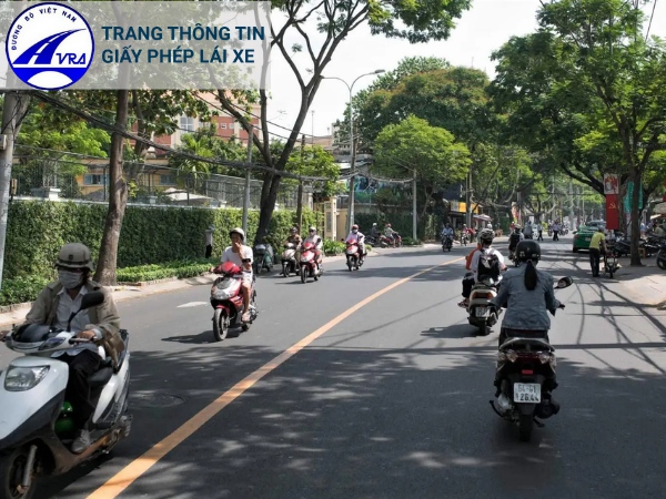 Không chấp hành vạch kẻ đường bị phạt thế nào Không chấp hành vạch kẻ đường bị phạt thế nào