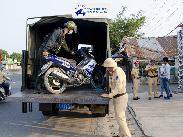 Quy định về tạm giữ phương tiện lỗi không đội mũ bảo hiểm Quy định về tạm giữ phương tiện lỗi không đội mũ bảo hiểm