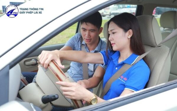 Trung tâm uy tín sẽ có sân tập và giáo viên kèm 1-1