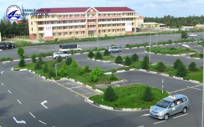 Học lái xe ô tô quận 8 bao đậu giá tốt, cam kết chất lượng 3 Tập lái xe thường xuyên để nâng cao kỹ năng